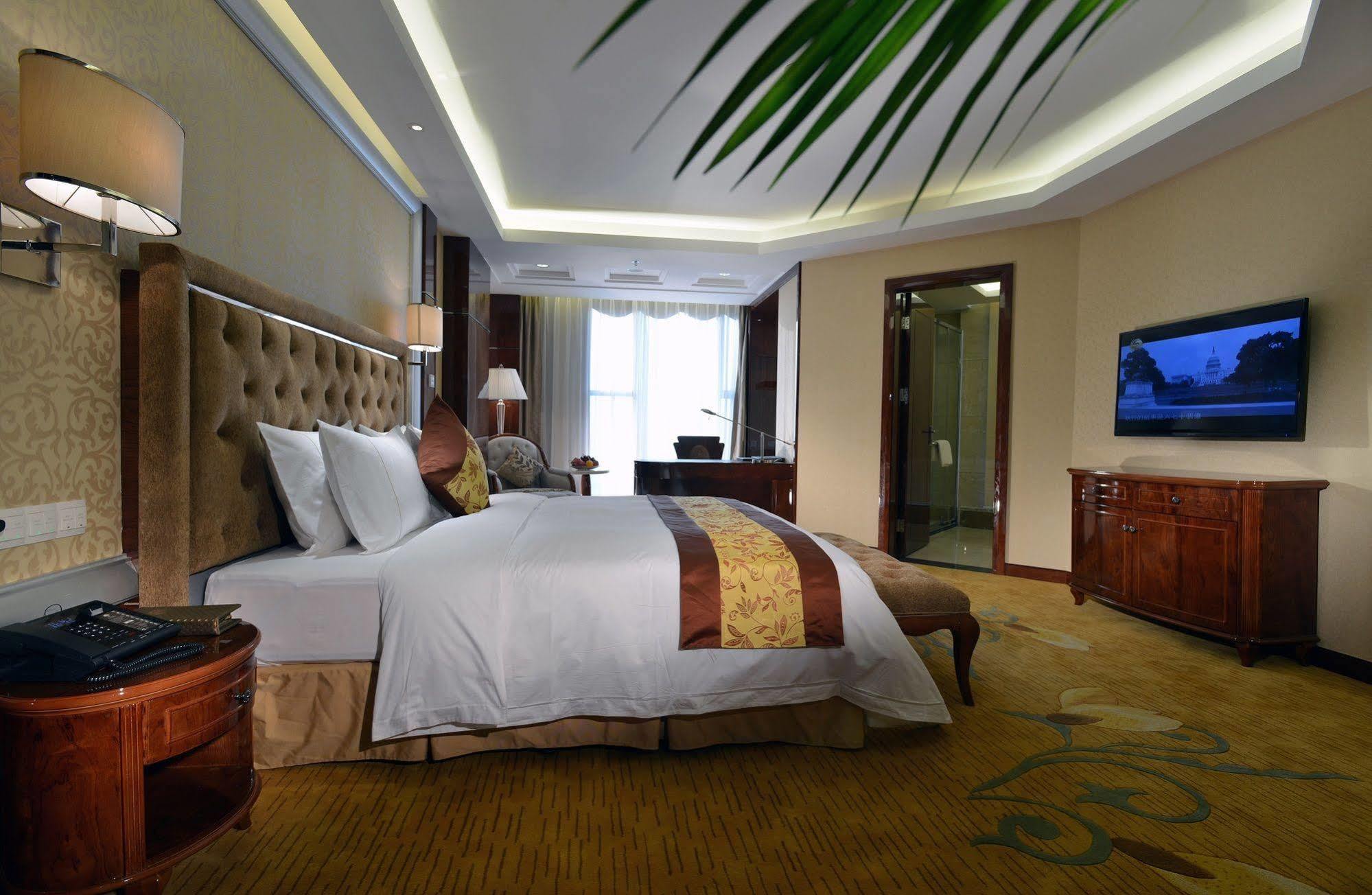 Dongguan Huilihua Hotel Экстерьер фото